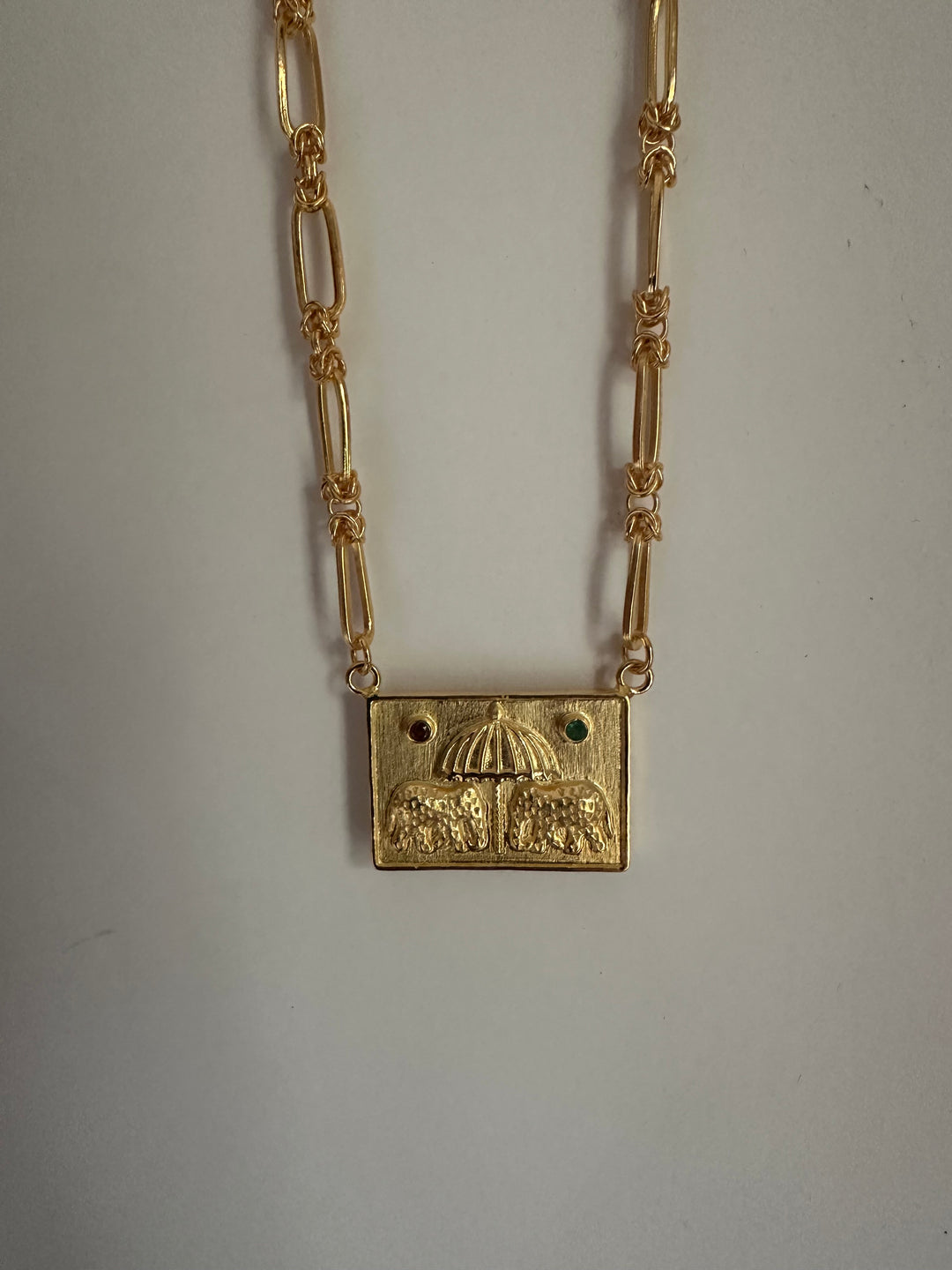 Umbrella court necklace