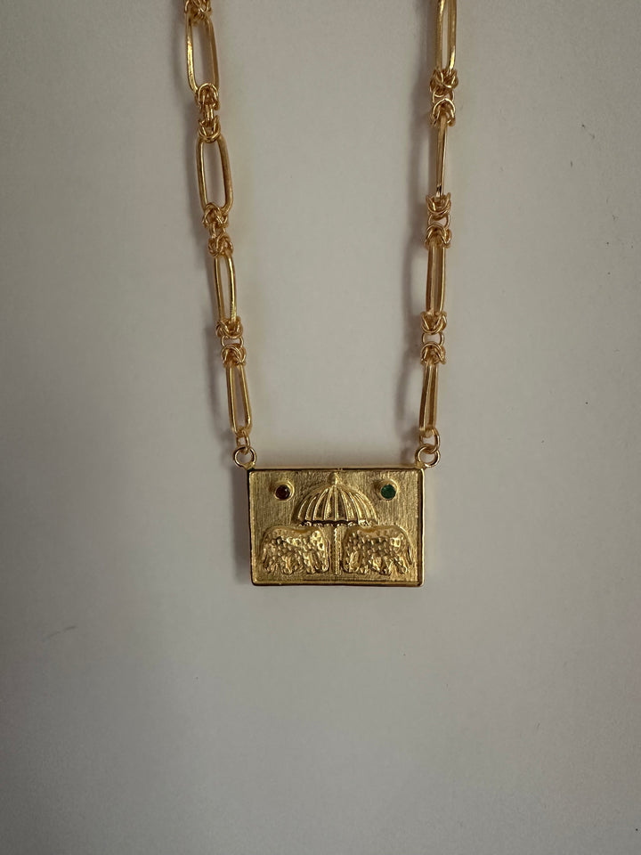 Umbrella court necklace