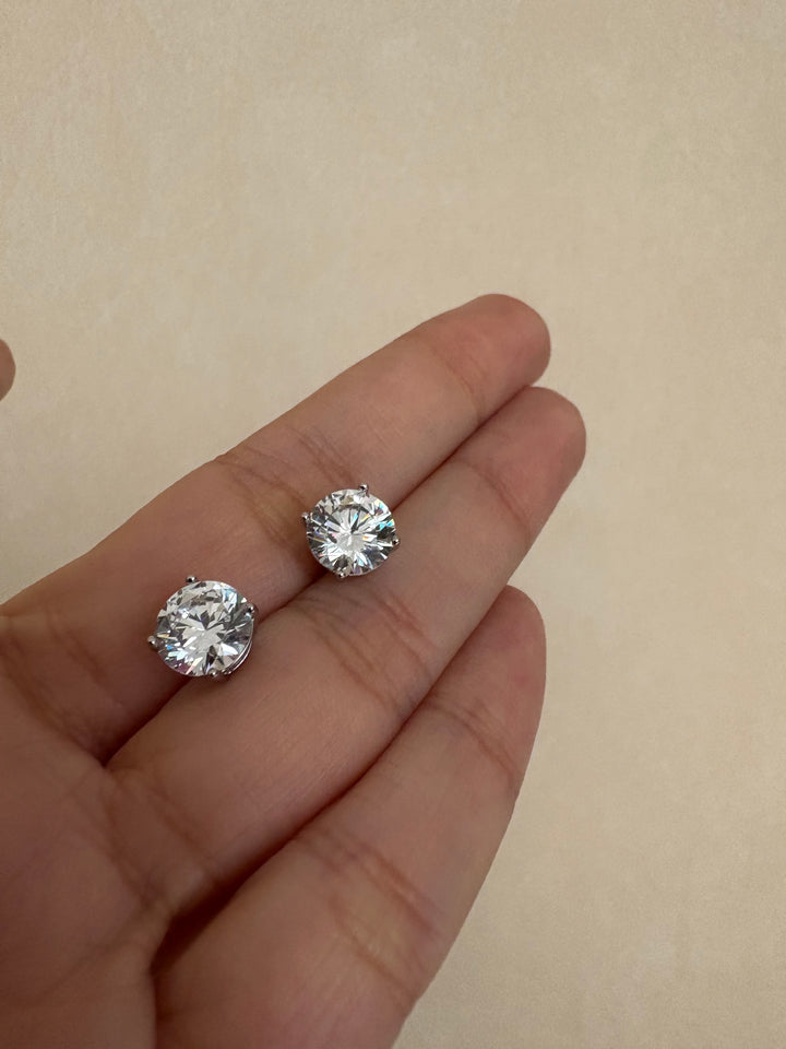 Solitaire stud earrings