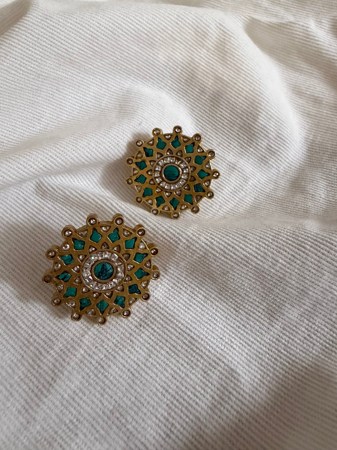 Universe round stud earrings