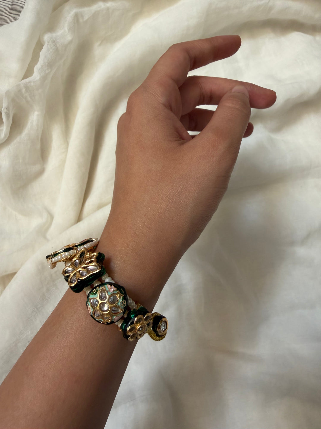 Navratan gaya bracelet