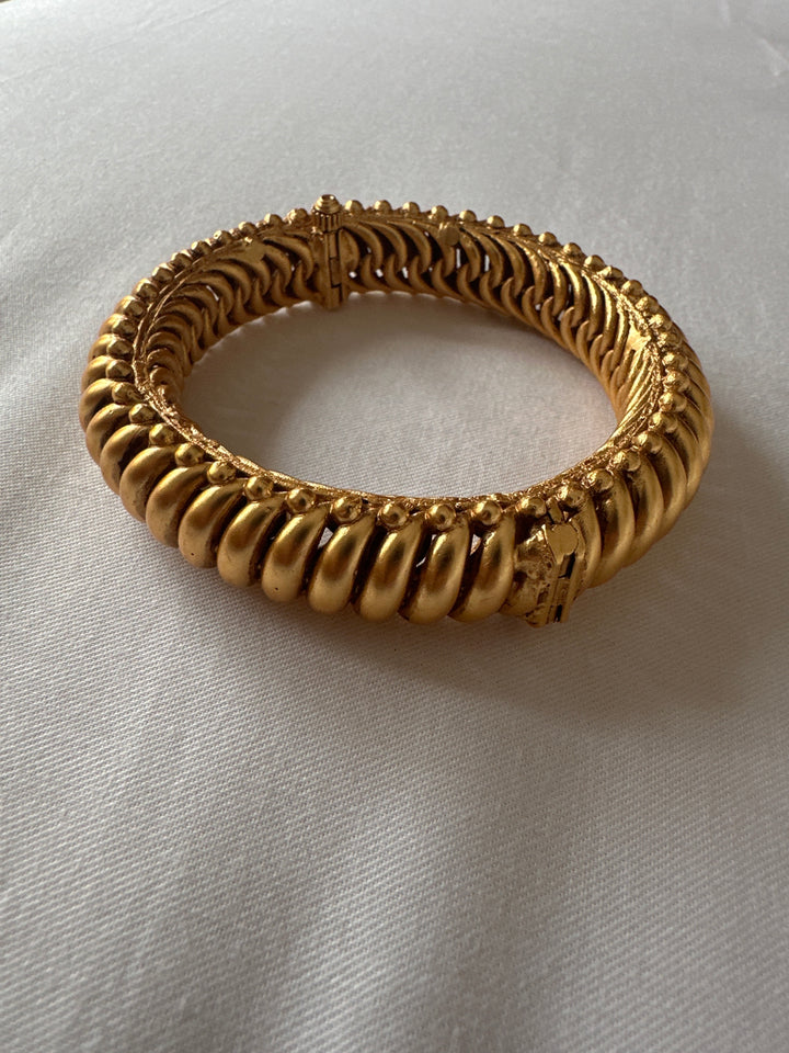 Araish bangle bracelet