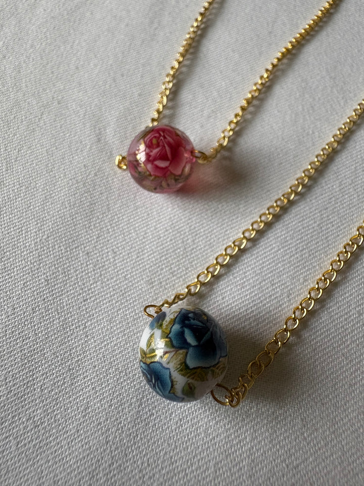 Rose ball necklace