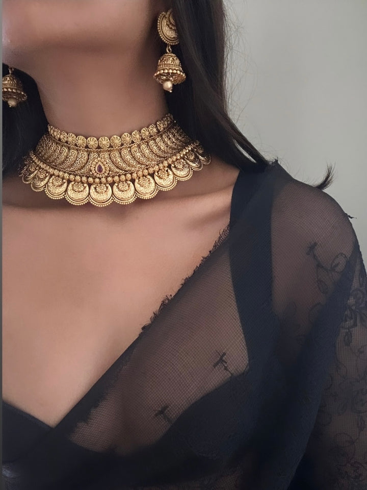 Koka Harsh Necklace Set