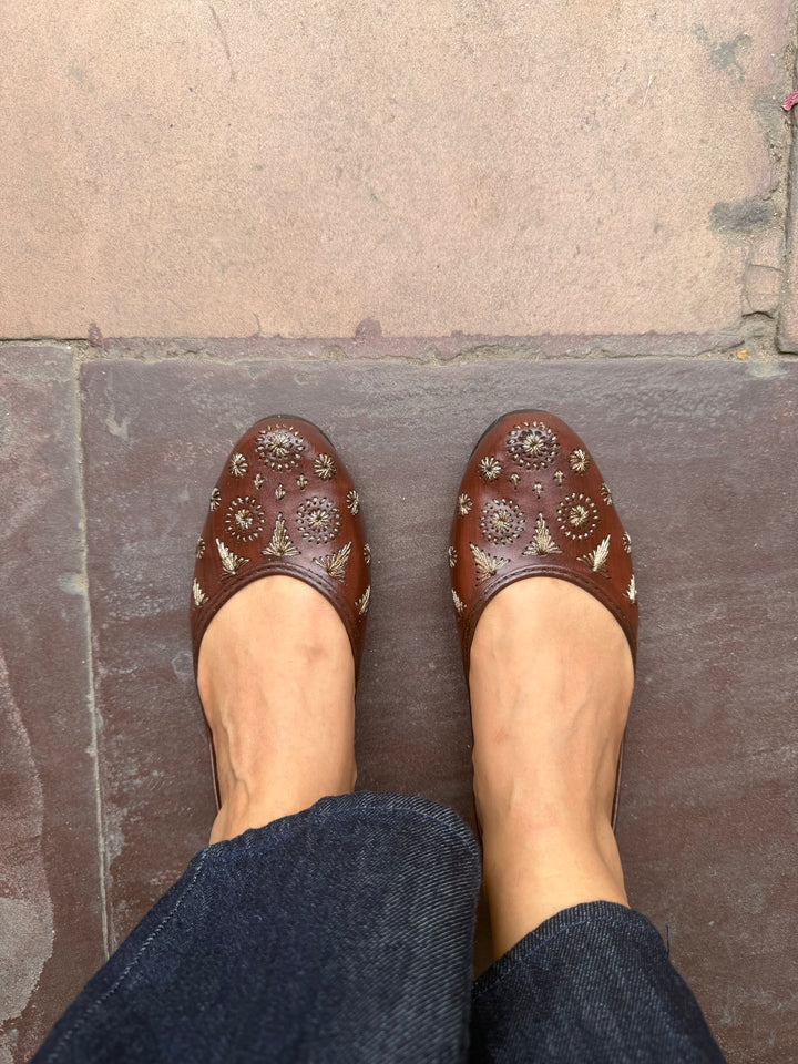Motif shoe