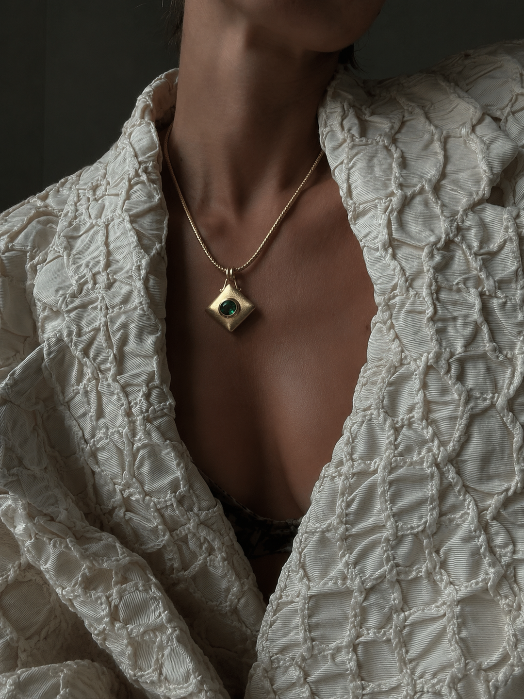 Buren diagonal necklace