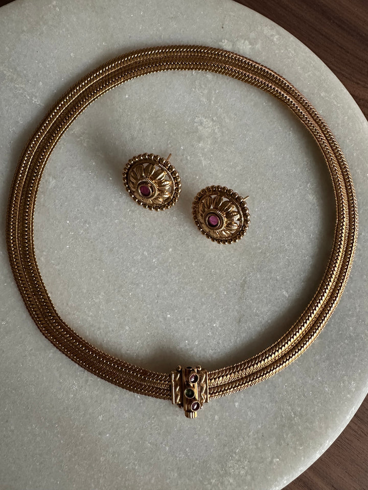 Amal Hasli necklace set