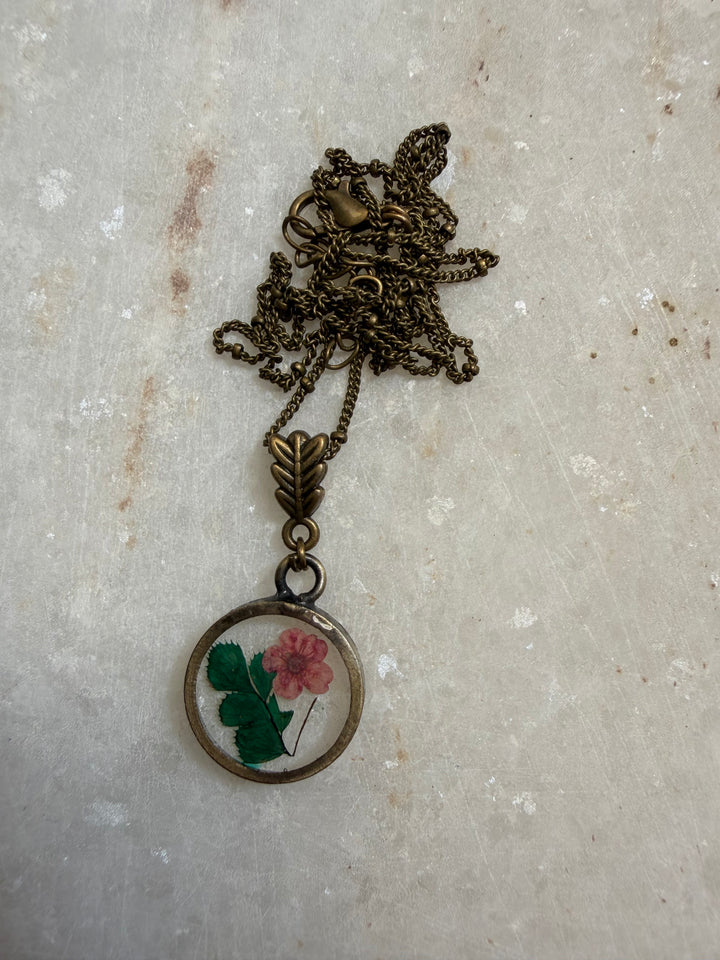 Botanical necklace