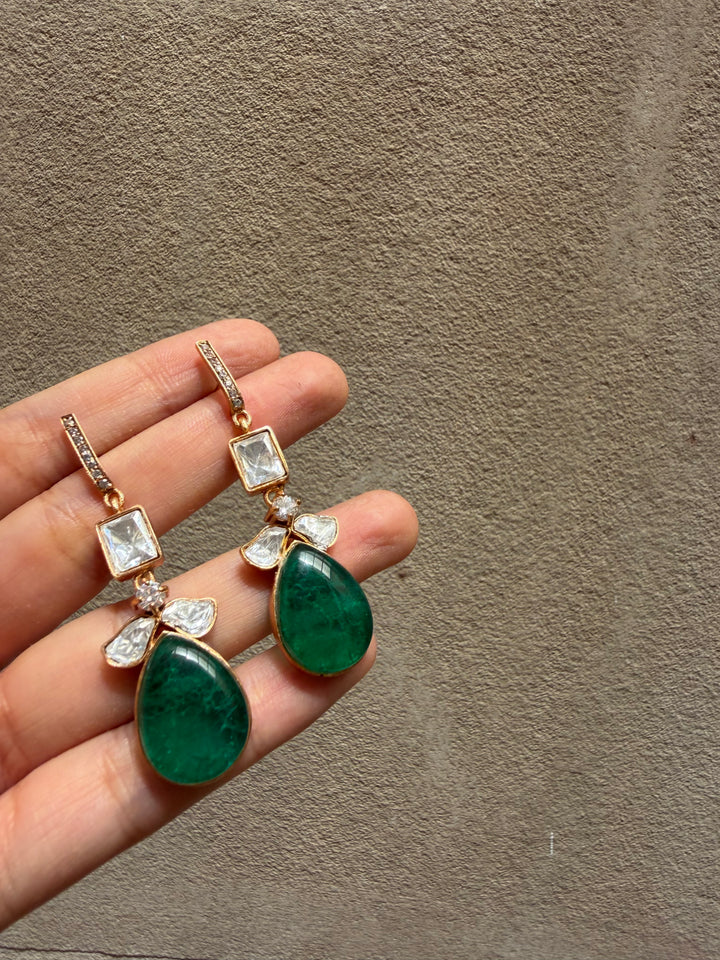 Emerald hue earring