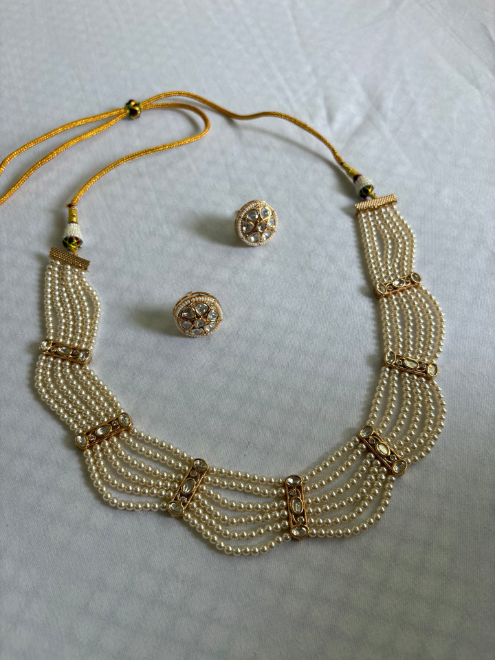 Elaya Necklace Set