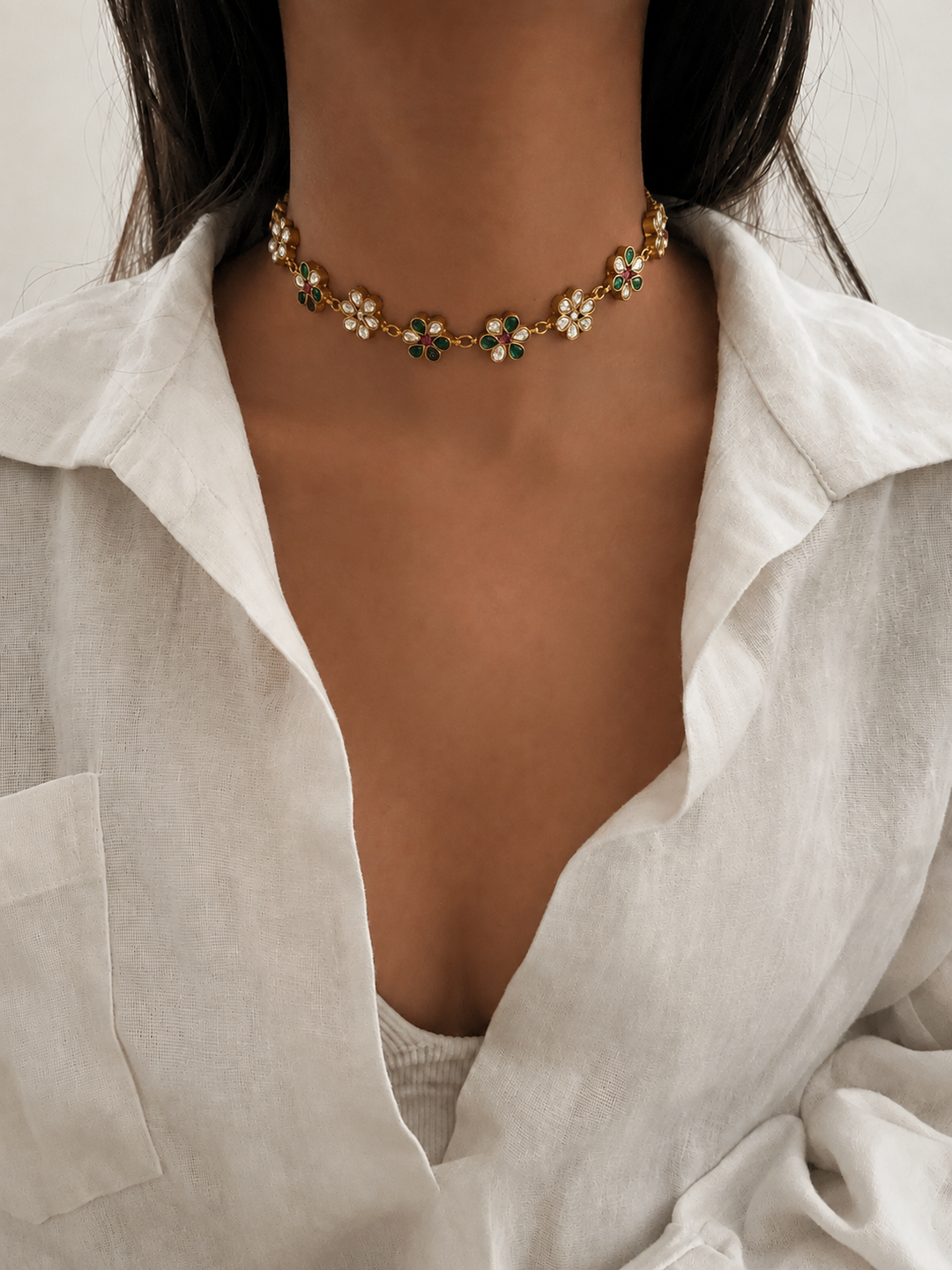 Mini daisy necklace