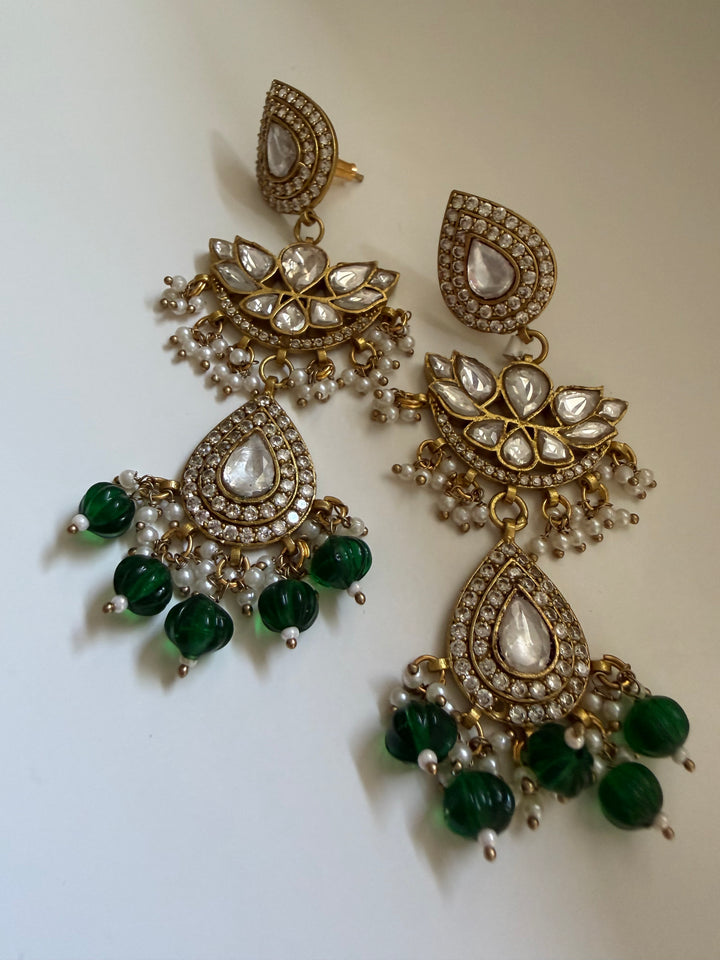 Sara green earring