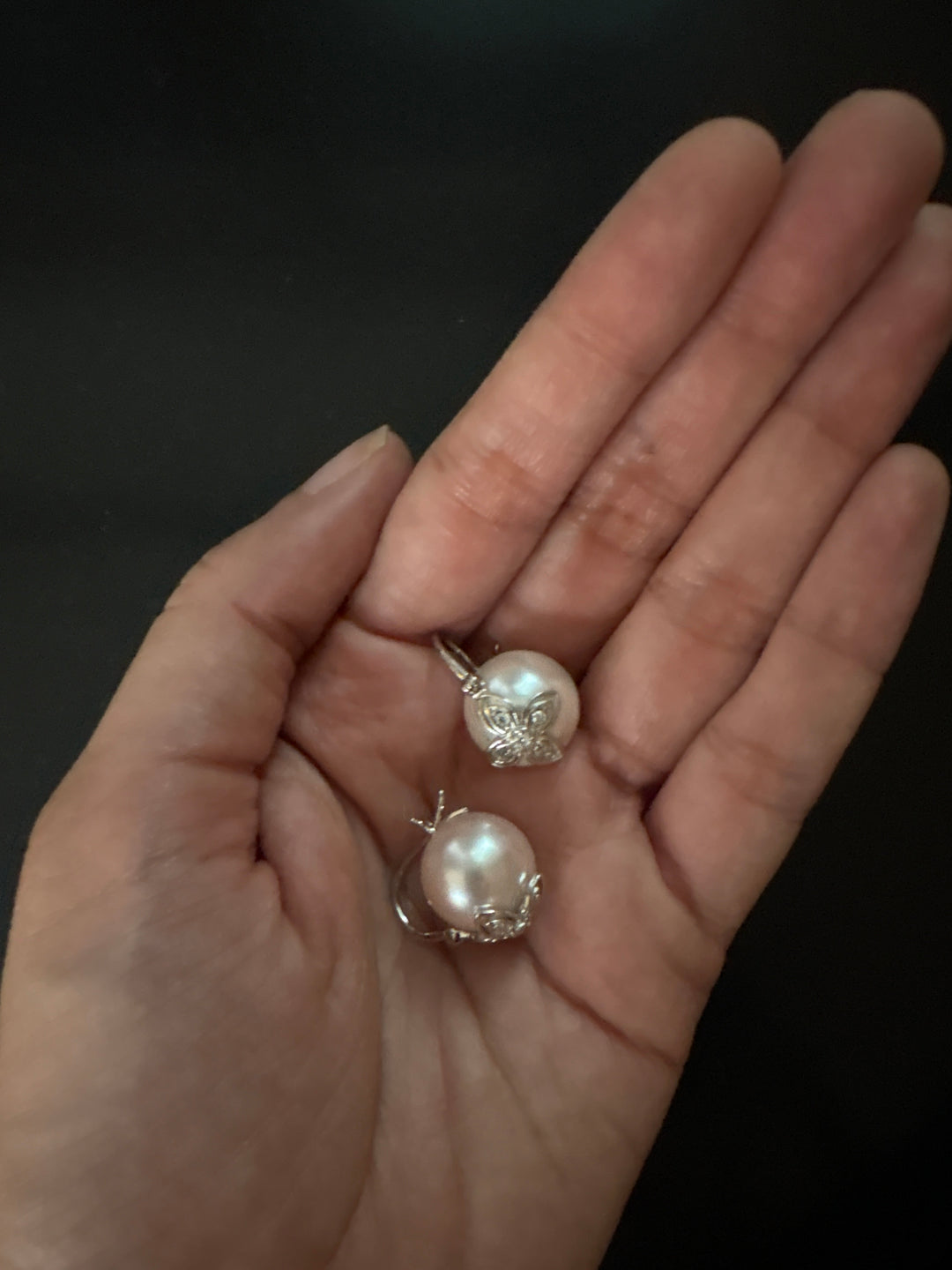 Lilly pearl earrings
