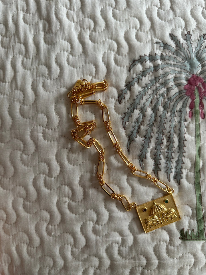 Umbrella court necklace