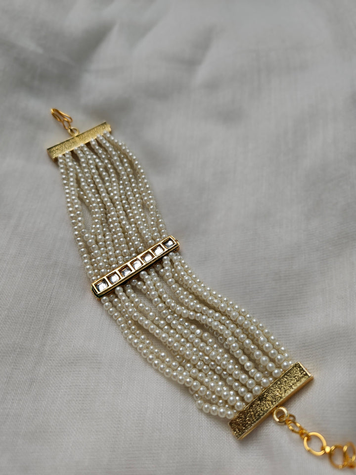 Gaya Pearl Bracelet