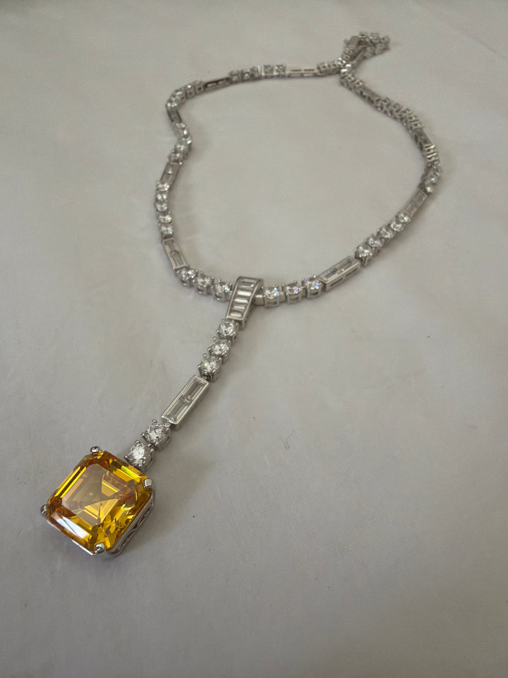 Classic cocktail necklace