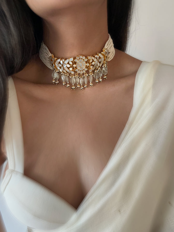 Siraya milky necklace set