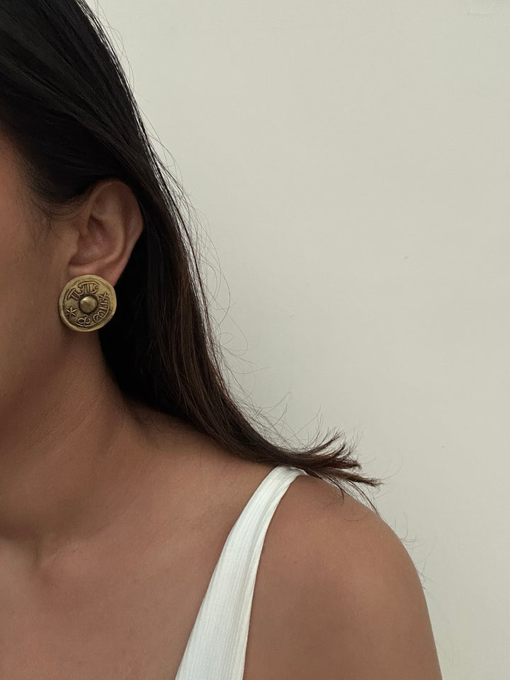 Sikka stud earring