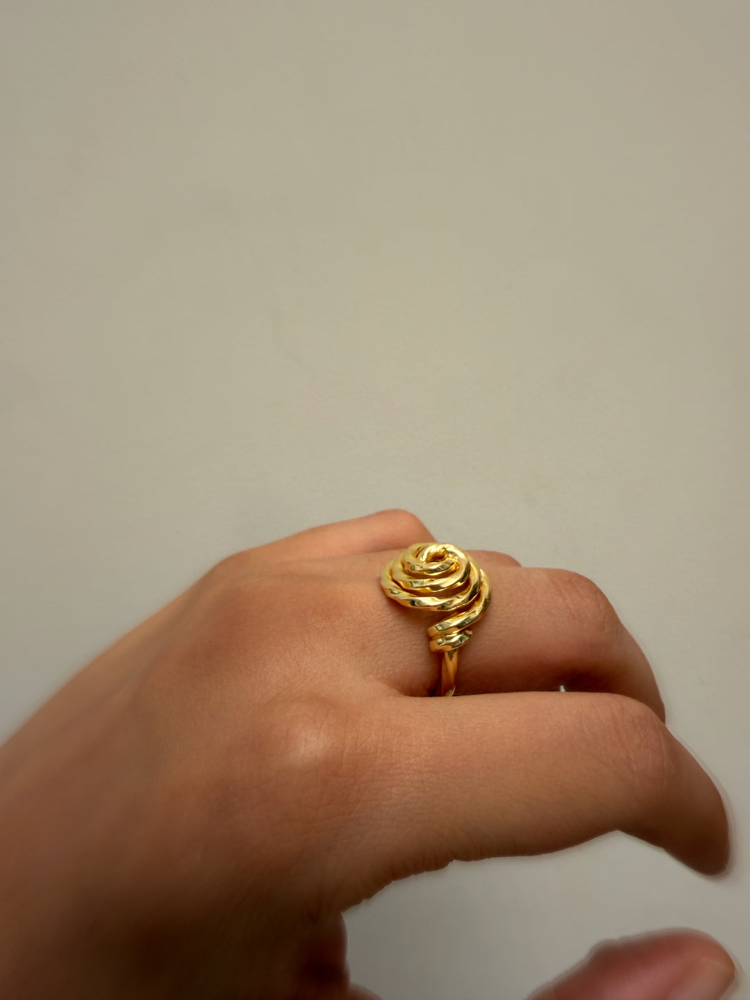 Swirl vintage ring