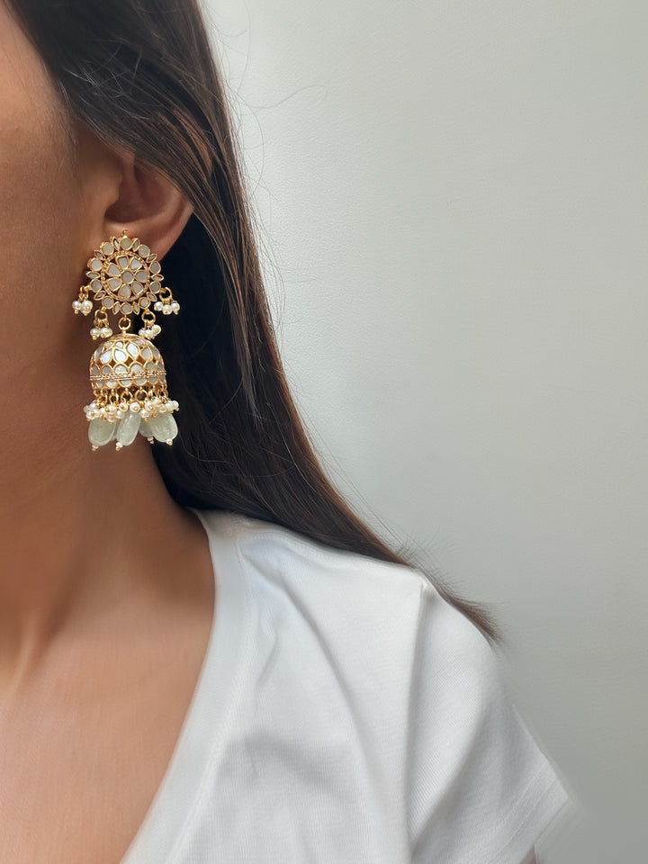 Milky Chrisa Earrings