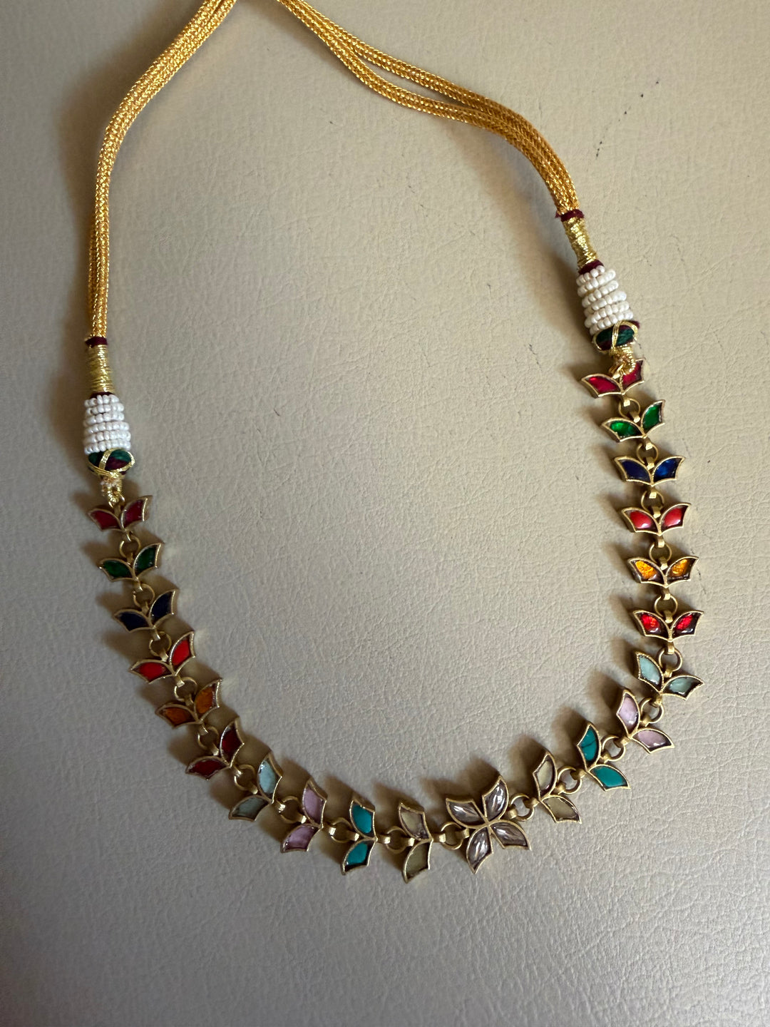 Lilly multi color necklace