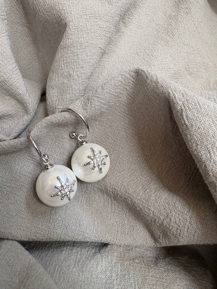 Twinkle pearl earring