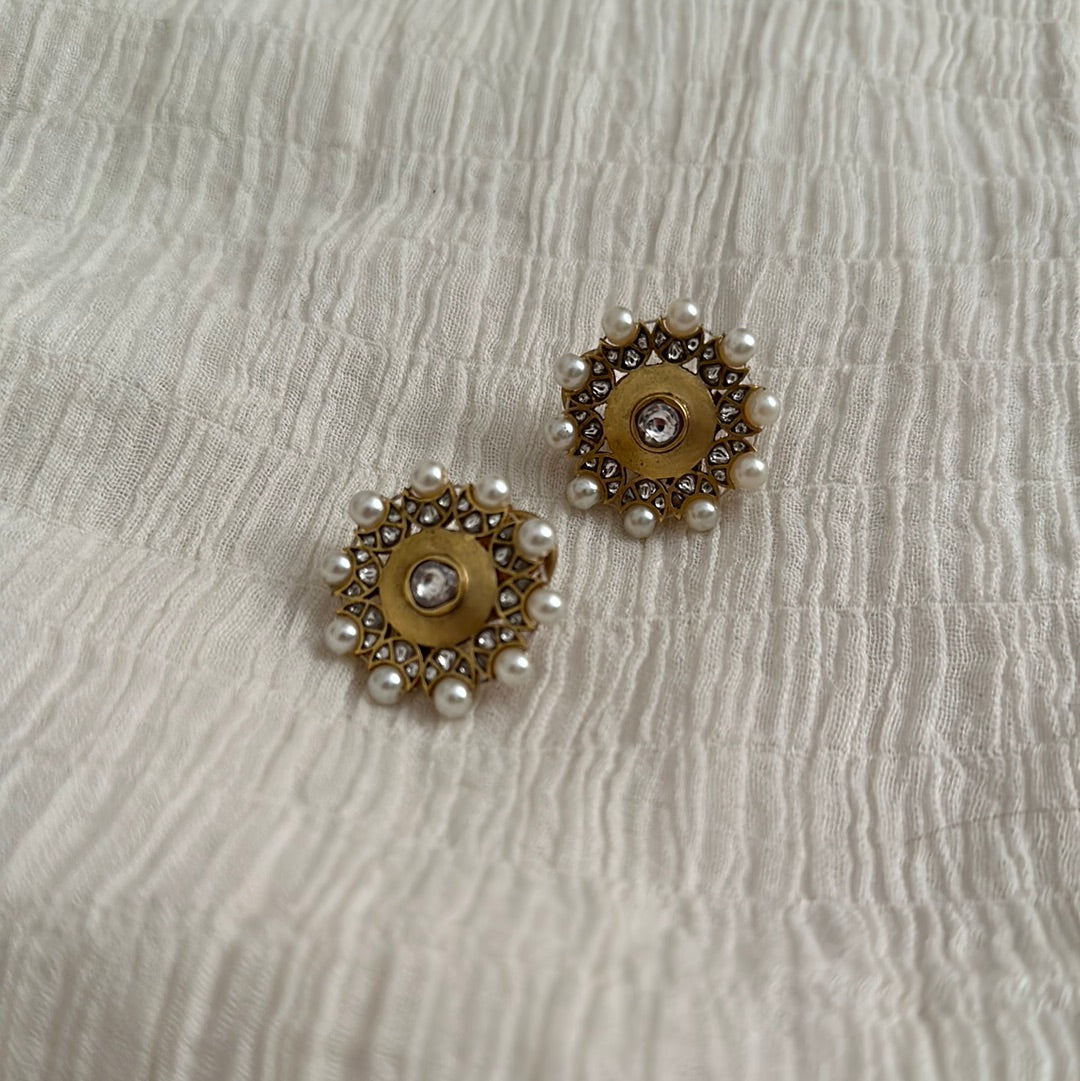 Dua Round Stud Earrings