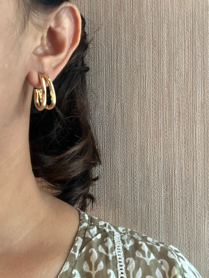 Ariana hoop earrings