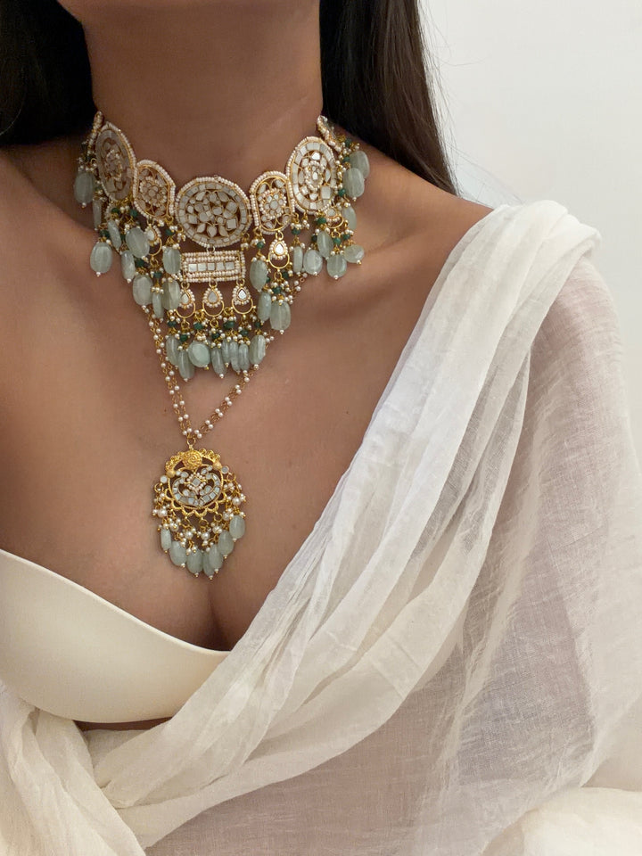 Iris whisperer green necklace set