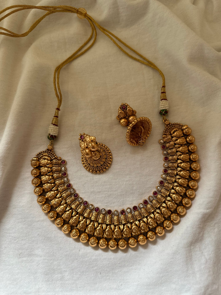 Koka mothad necklace set