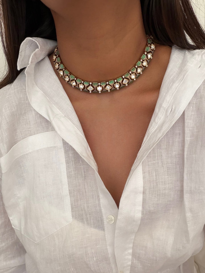 Aron petal necklace set