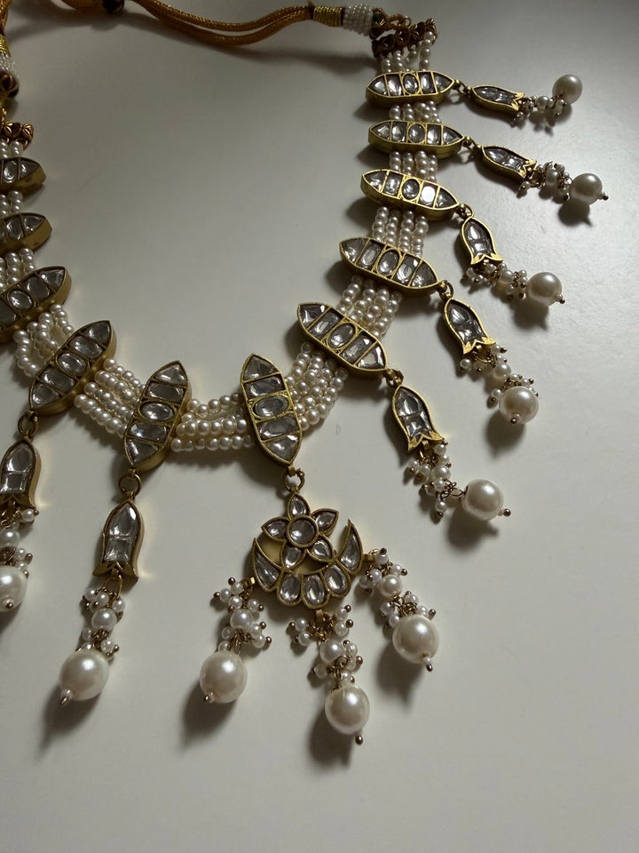 Sarika white necklace