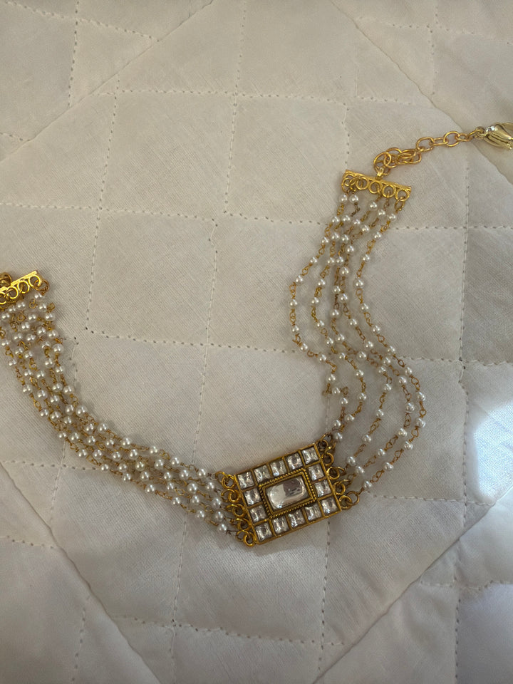 Square pearl choker necklace