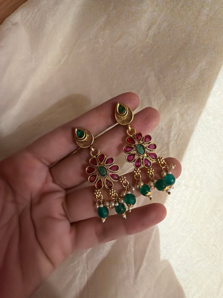 Devi drip pearl necklace