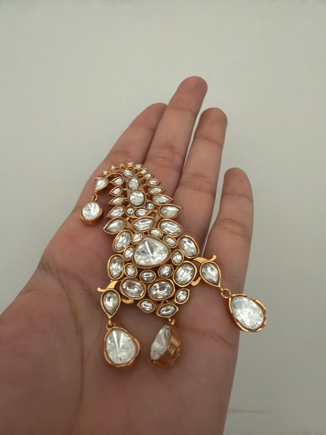 Kalangi pin