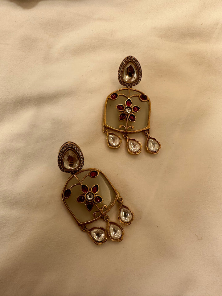 Cavos Kundan Earrings