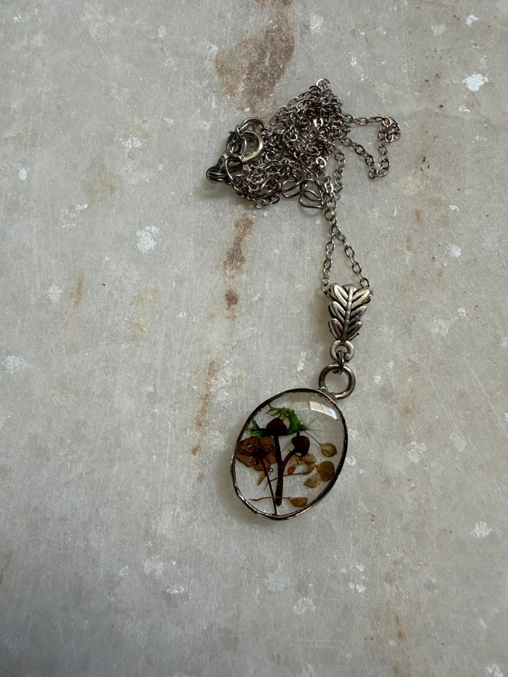 Botanical necklace
