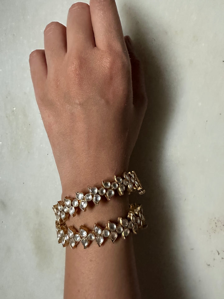 Pair of lilly bangle bracelet