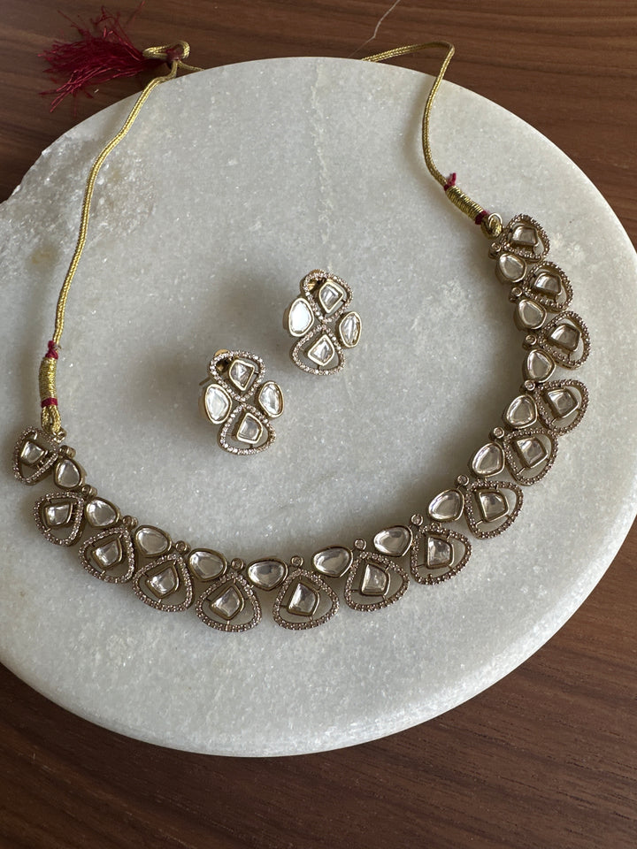 Plithora necklace set