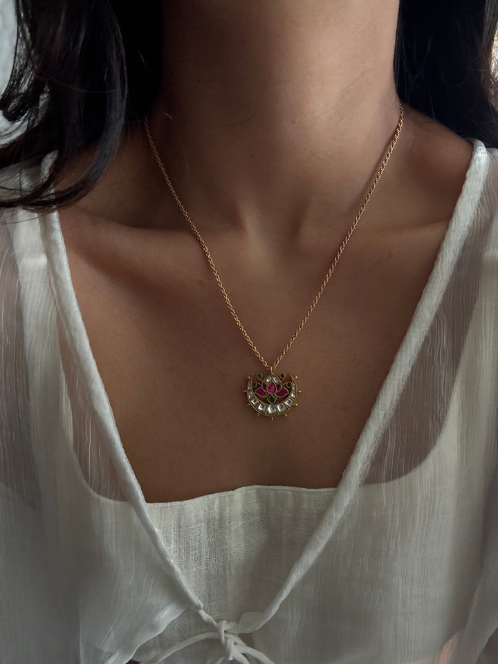 Dancing lotus necklace