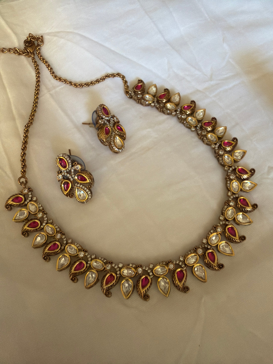 Keri delicate necklace set