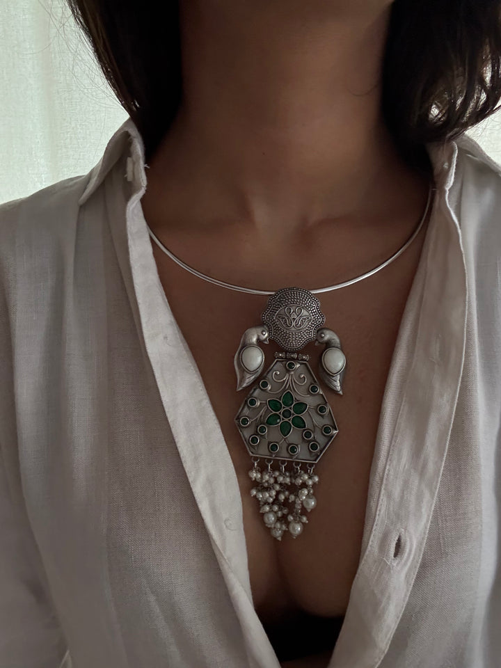 Tria Hasli Necklace Set