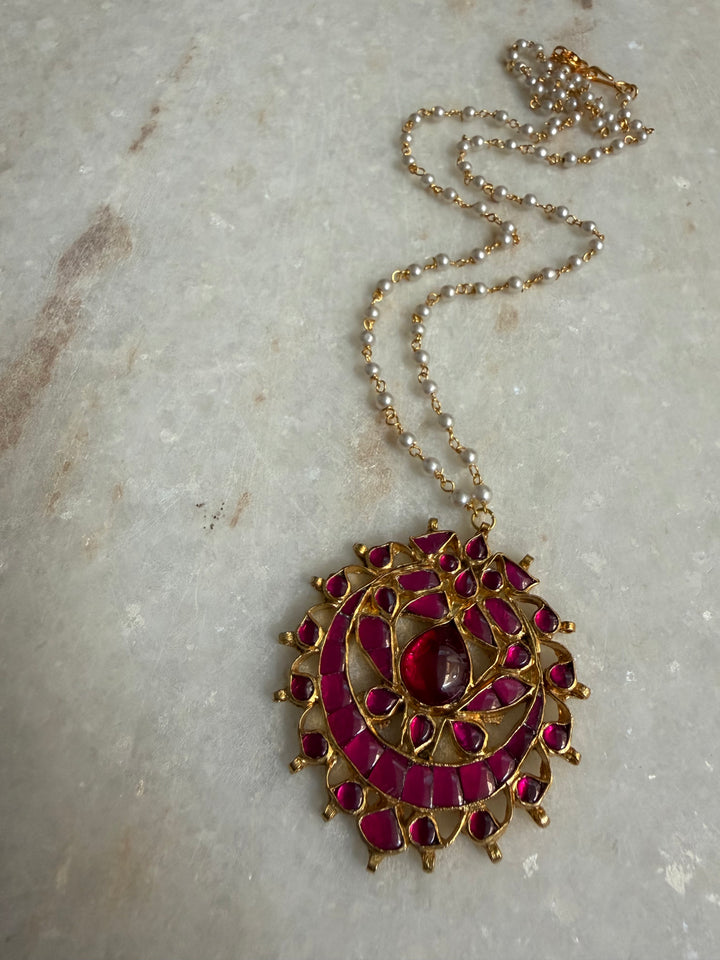 Rivasa gulab necklace