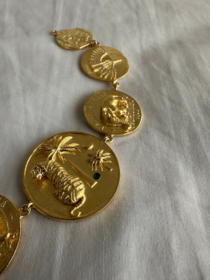 Tale of the moonlit majesty necklace