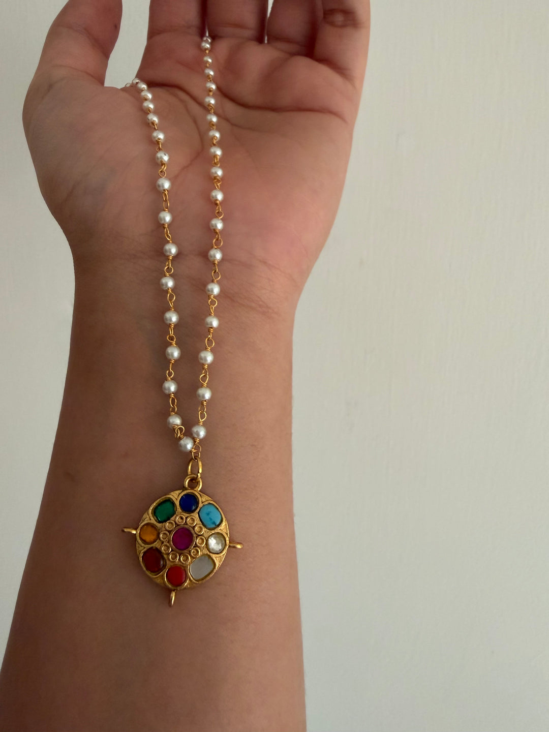 Navratan circle necklace