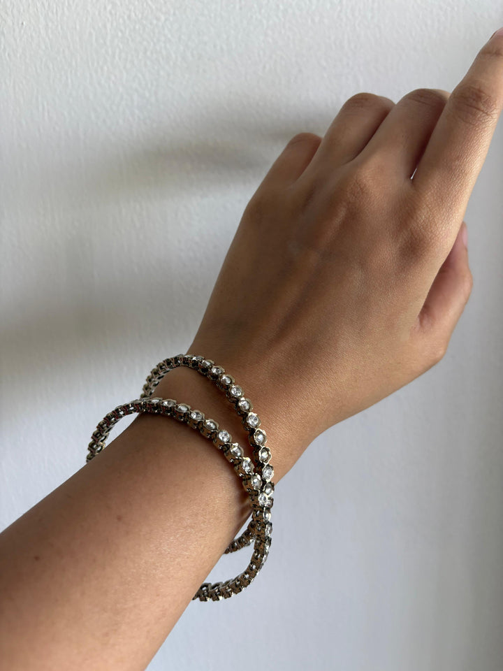 Classic circ set of bangle bracelet