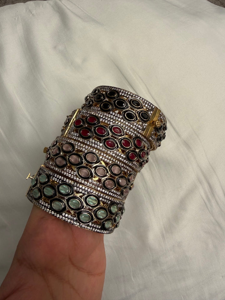 Eyeshell bracelet