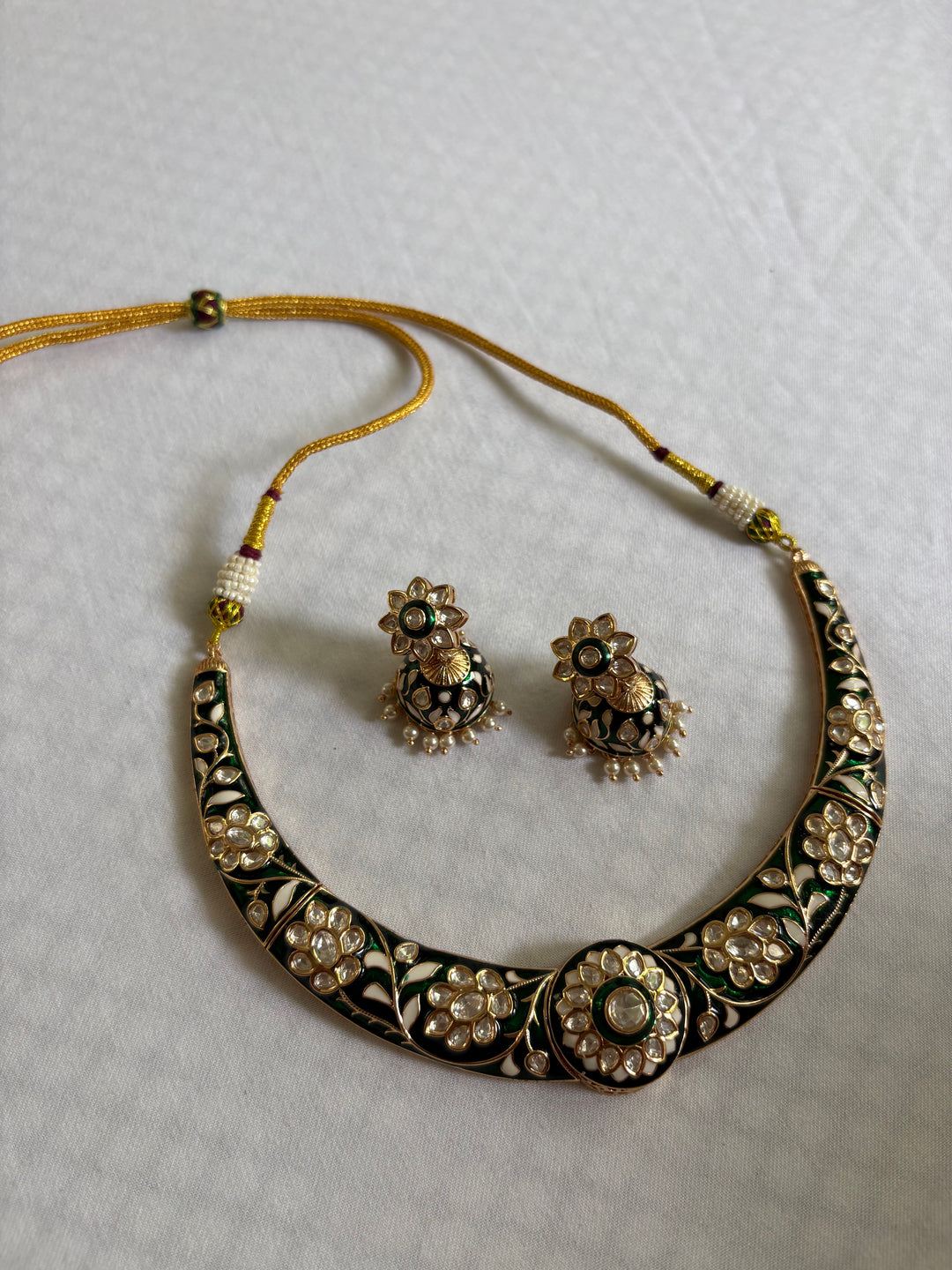 Seena Hasli Necklace Set