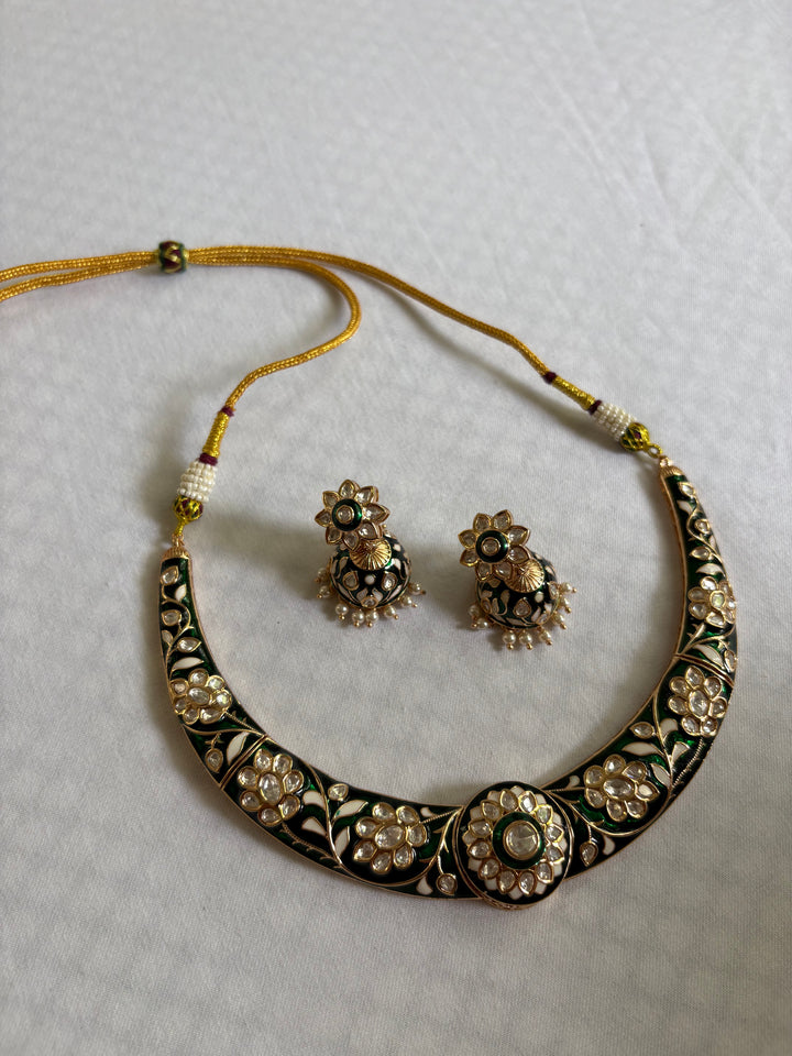 Seena Hasli Necklace Set