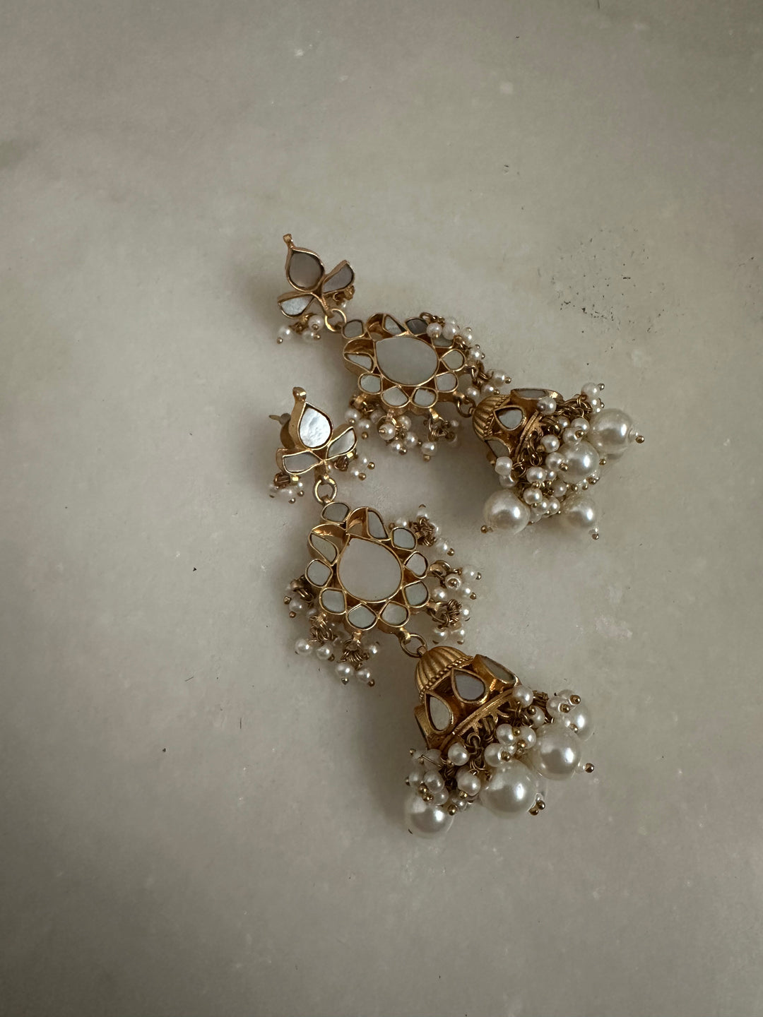 Conrad milky 3 earrings